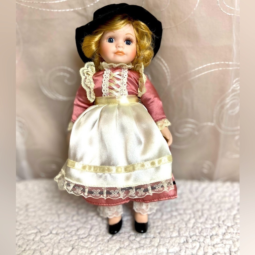 Royalton Collection “Else” 10” Representing Germany